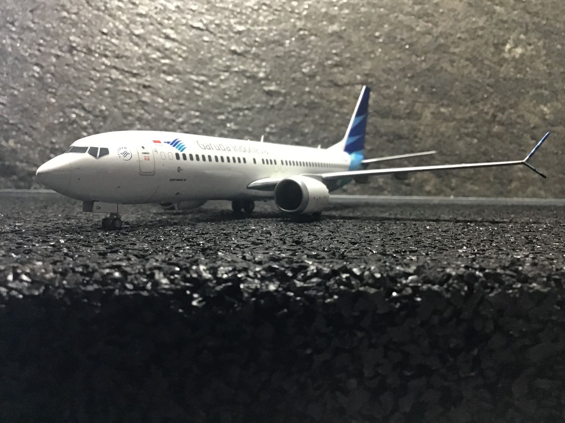 Boeing Kit di modellismo & Modellini statici: BOEING 737-8 MAX GARUDA INDONESIA 1/200 – Usato da Männedorf venduto da Spezial-Modelle