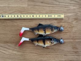 Gummifische Barschdekor mit Jigkopf