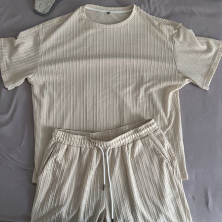 Set Oberteil mit Shorts in Beige