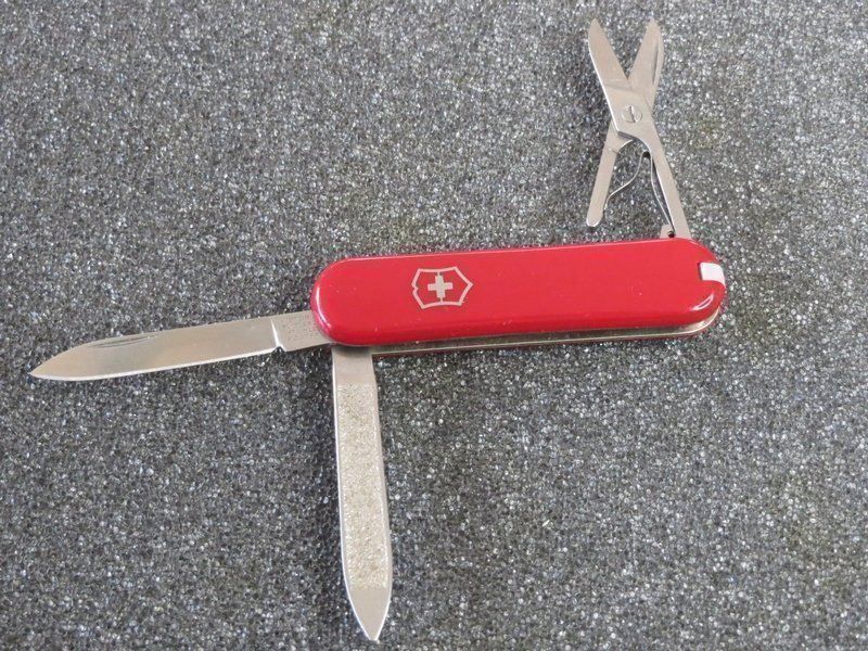 Victorinox Taschenmesser: Victorinox 58mm Classic – Gebraucht aus Olten von Maniac63 1