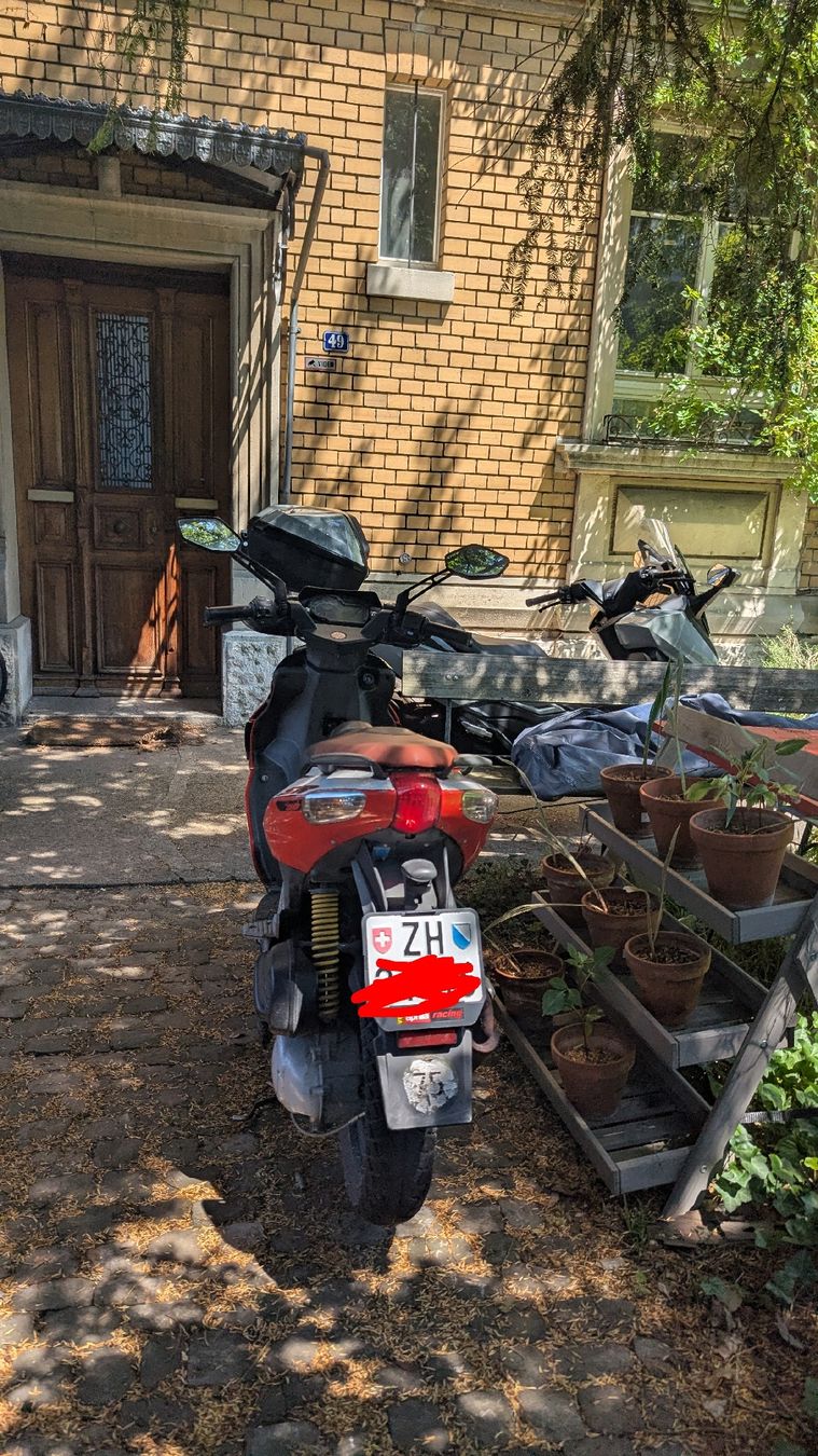 Aprilia Scooters: Aprilia SR 50 R – D'occasion à Kilchberg ZH par magictobi 3