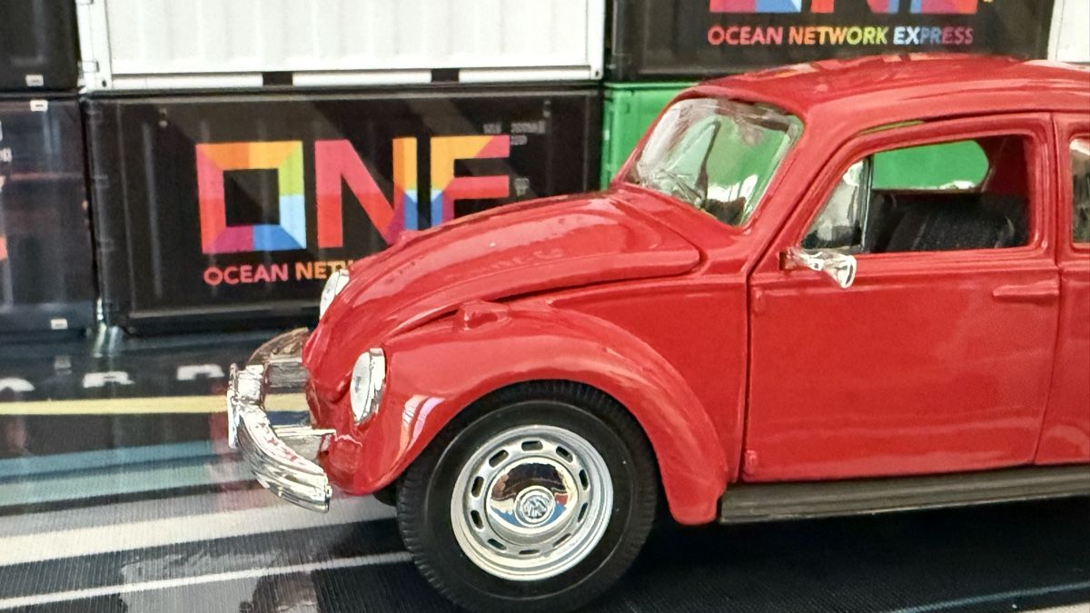 Volkswagen Modellini d'auto: VW Beetle Modellauto rot 1:24  – Nuovo (secondo la descrizione) da Basel venduto da Zomeg 5