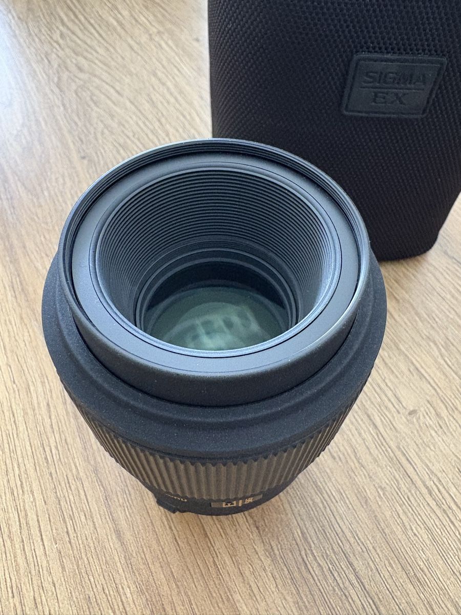 Sigma Objektive: Sigma 105mm 2.8 DH MACRO – Gebraucht aus Biasca von Lube.fa 2