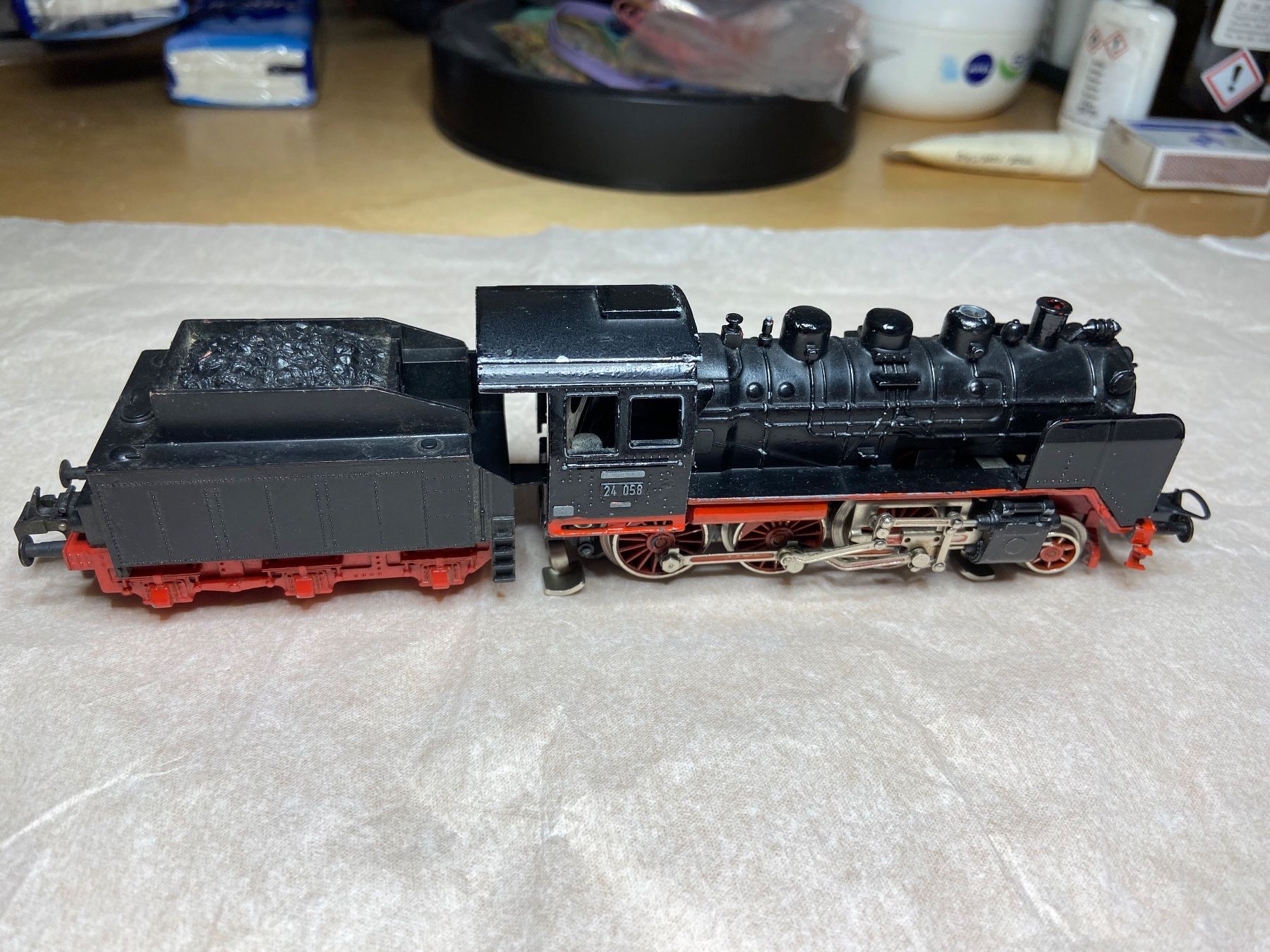 Trix Modellini di ferrovie: Trix Express 2202 BR 24 058 – Usato da Basel venduto da Relaphe