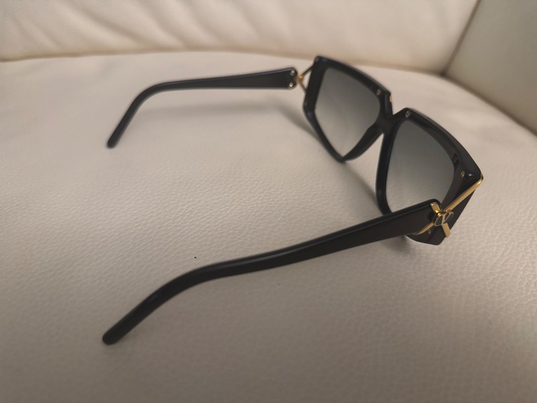 Valentino Brillen & Gläser: Lunettes de soleil Valentino – Gebraucht aus La Brévine von ycy_m22k 6