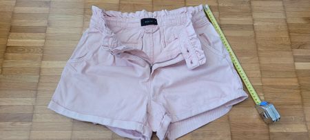 Rosa Sommer-Shorts von Mohito, Grösse 38, neuwertig!
