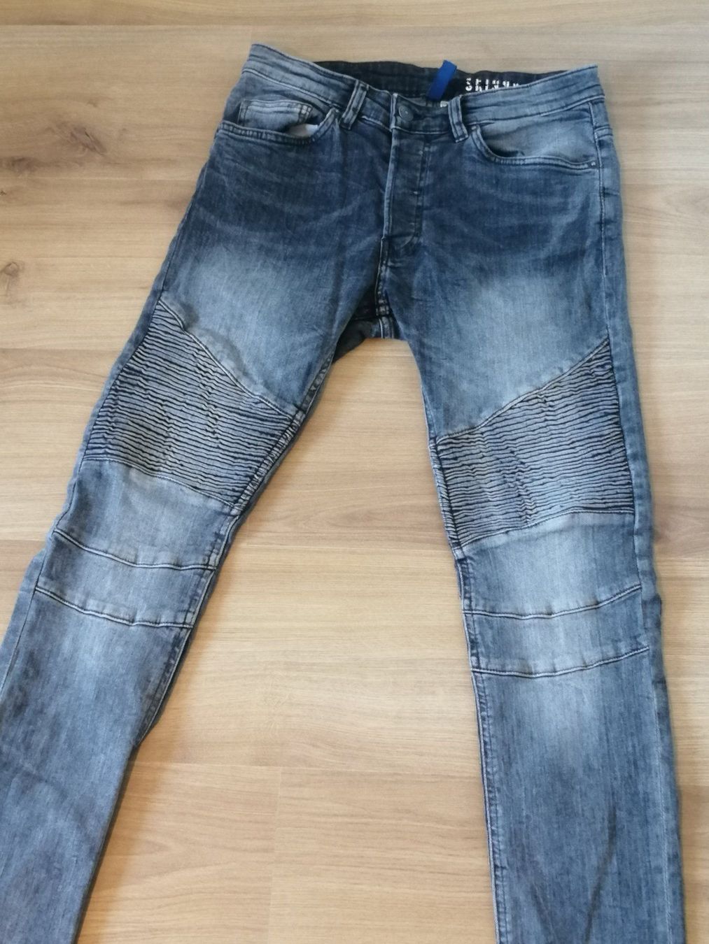 H&M Pantaloni: Jeans grau Gr. 29 – Usato da Hefenhofen venduto da GSC99 1