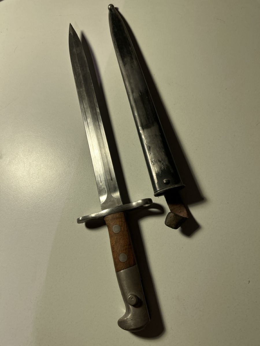 Schweizer Armee Armi bianche: Schweizer Bajonett Modell 1918 mit Scheide gebrauchter Zusta – Usato da Niederbipp venduto da Yrneh 2