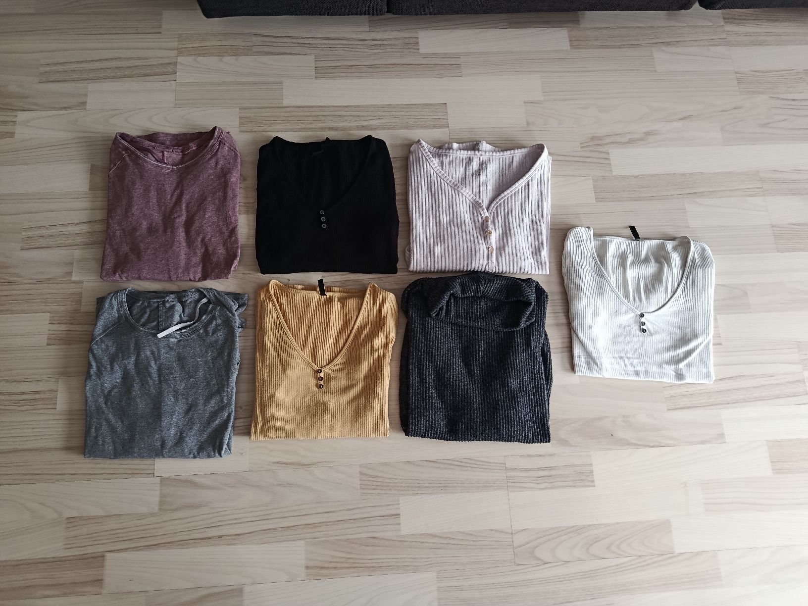 Top: 14 Shirts / Tops Grösse S/M – Usato da Lachen SZ venduto da SanBek 1