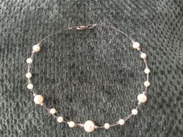 Collier tour de cou design perles / métal