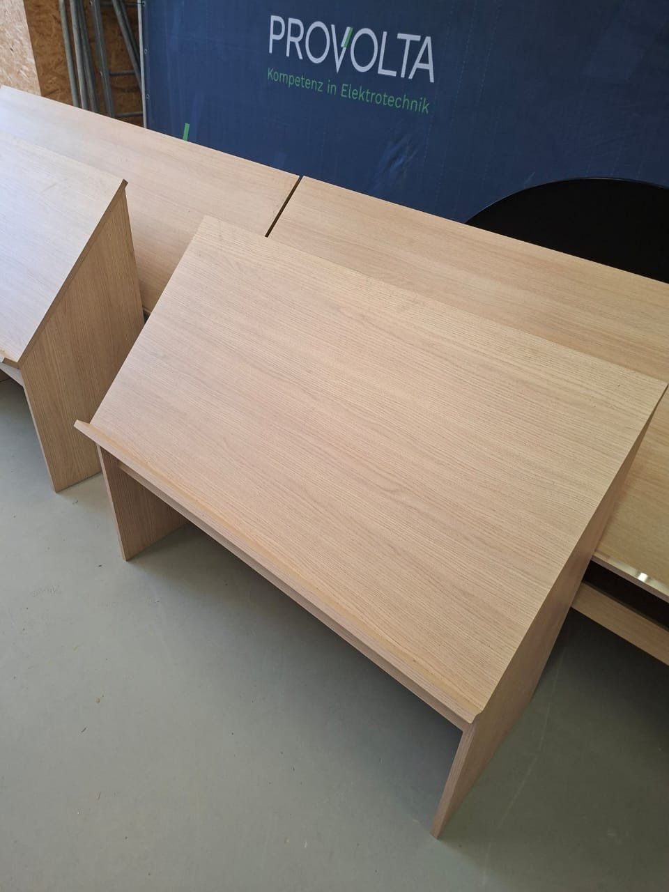 Allestimento di negozi e stand fieristici: Aushänge-/Informationssteher (länge 120cm) – Usato da Mauren venduto da fab_8jl2