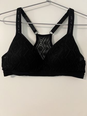 Schwarzer Spitzen-Bralette-BH, Grösse M, neuw. – Sommer-Must