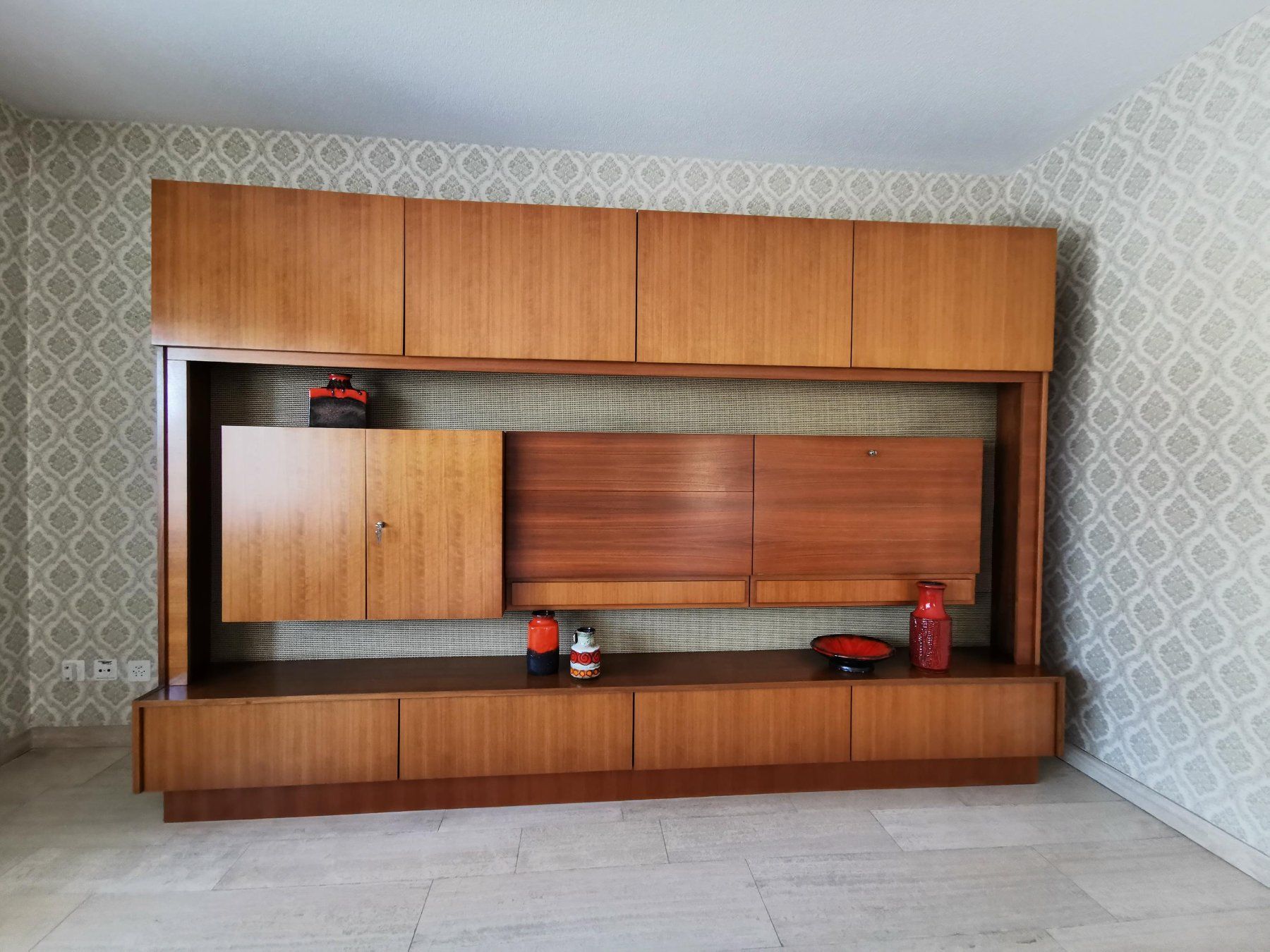 Scaffali: Vintage 70er Jahre Wohnwand – Usato da Walzenhausen venduto da stilvollwohnen 4
