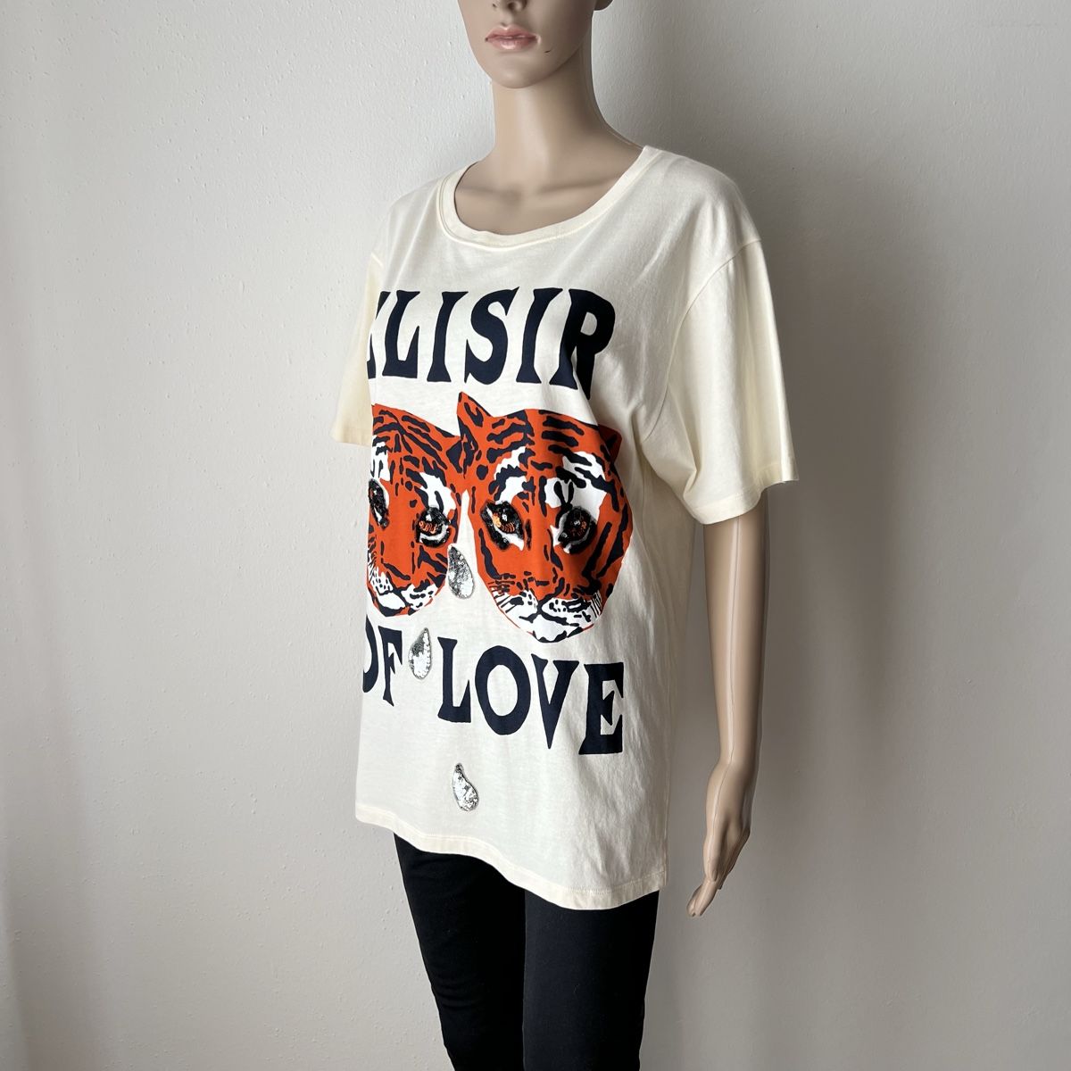 Gucci T-shirt: GUCCI Oversized T-Shirt 🤍 – Usato da Zürich venduto da ClosetQueen 3