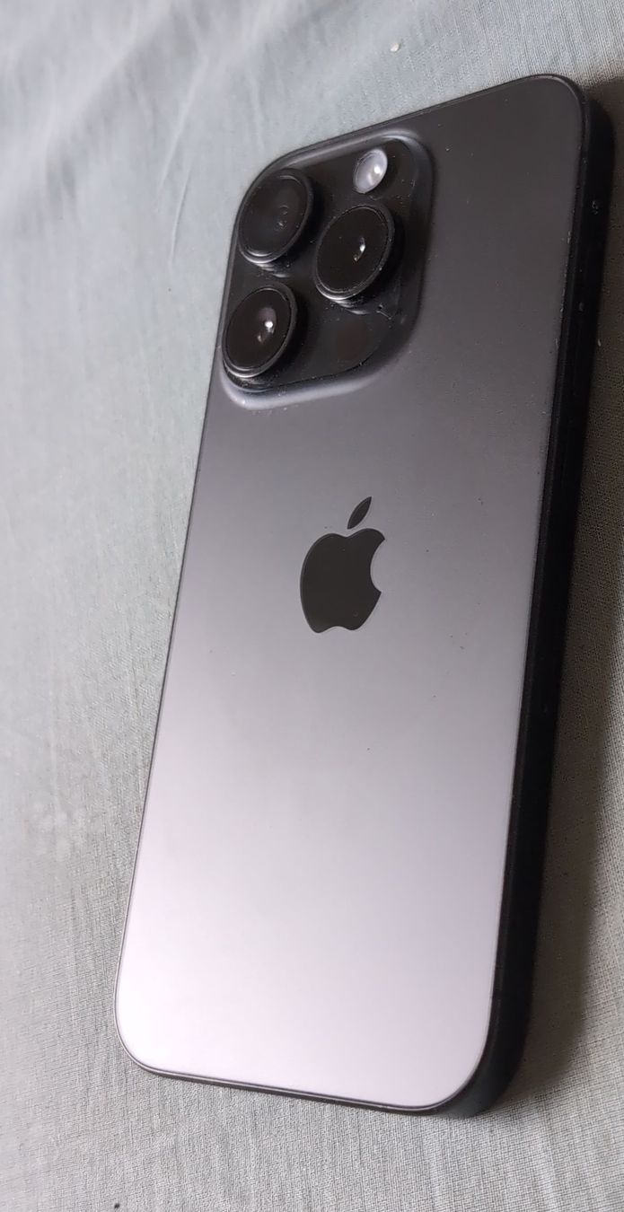 Apple Telefoni cellulari / Smartphones: Apple iPhone 15 Pro 256GB Space Black – Usato da Oltingen venduto da gys_2yjc