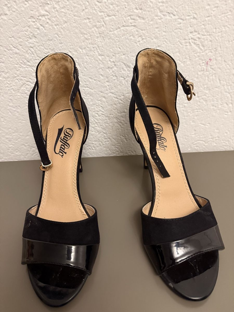 Buffalo Chaussures femmes: Schwarze Pumps, Buffalo  – D'occasion à Stäfa par yei_8vlc 1