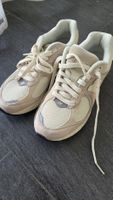 New Balance 2002 R beige