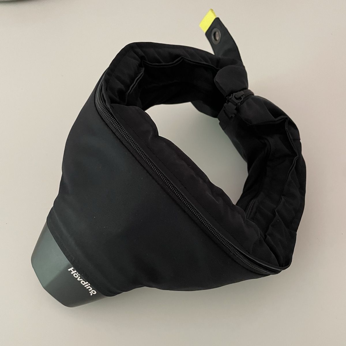 Caschi: Hövding 3 Velohelm Airbag – Usato da Biel/Bienne venduto da juliebazzini