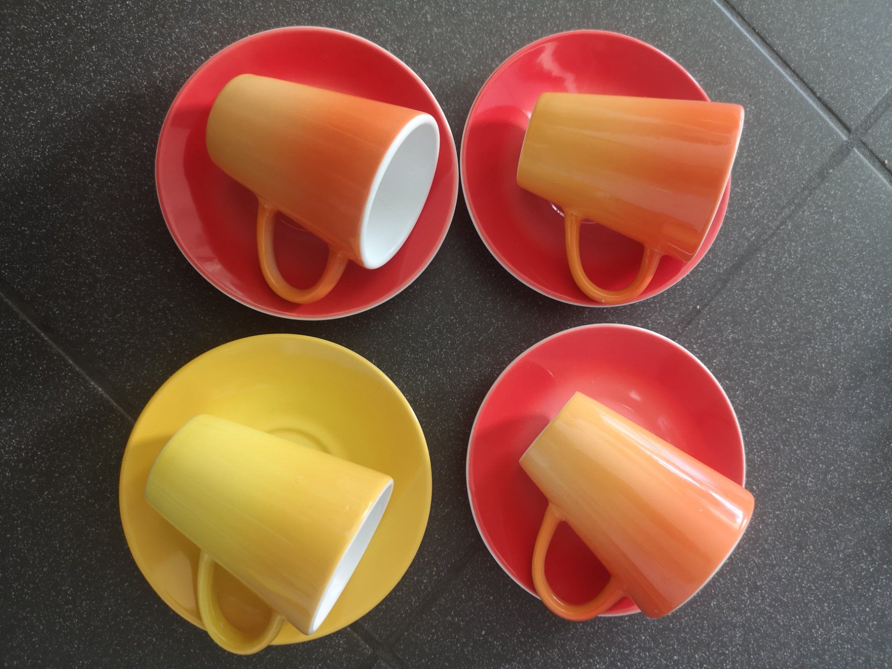 Set di piatti: Kaffee passt zu einer Untertasse – Nuovo (secondo la descrizione) da Dietikon venduto da aro_mr6l
