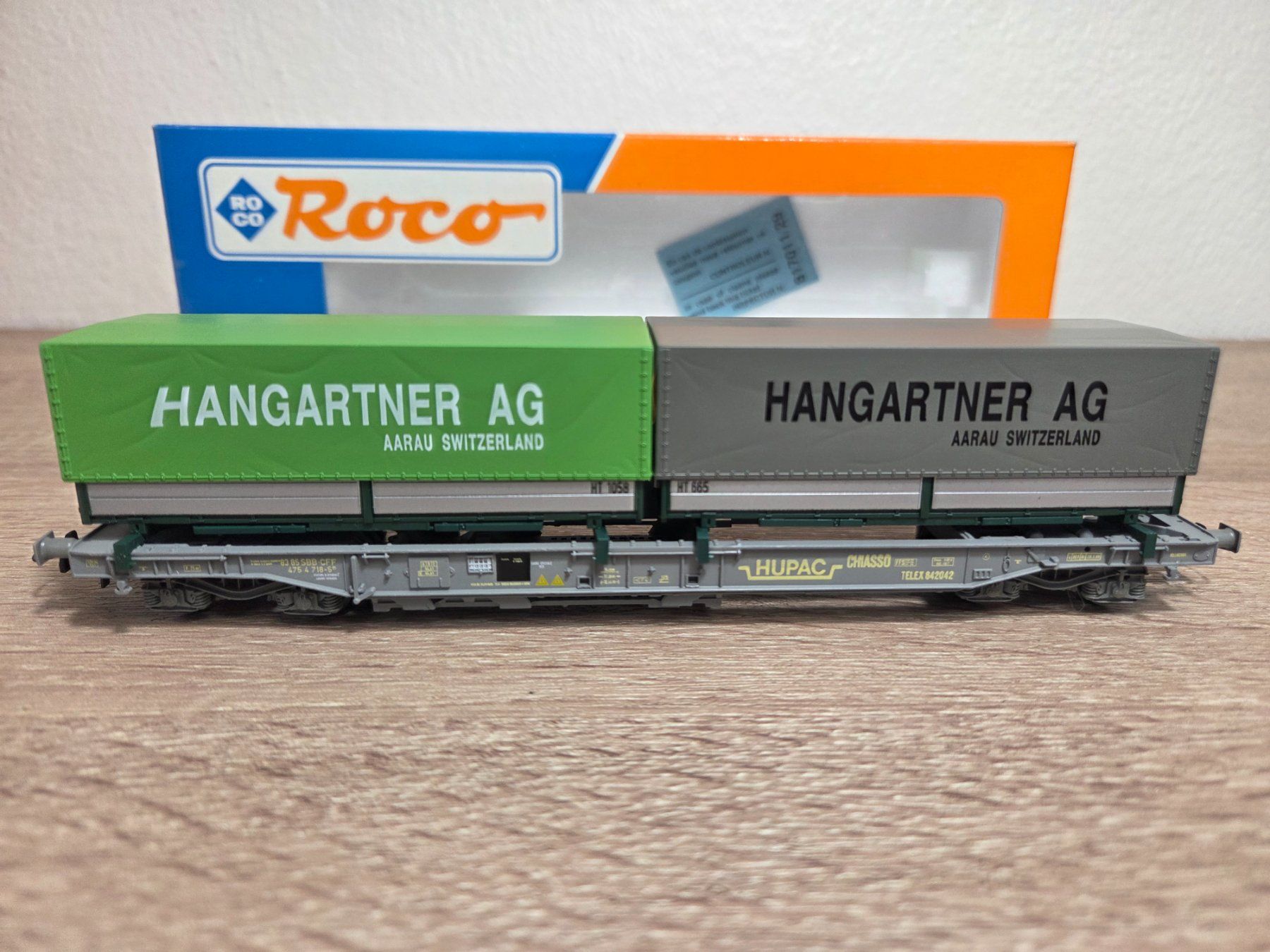Roco Modellini di ferrovie: Roco 46369 Containerwagen HUPAC SBB H0 – Nuovo e nell'imballaggio originale da St-Aubin-Sauges venduto da Lo_Go 1