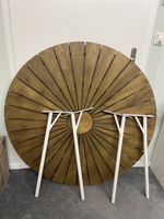 Runder Gartentisch aus Holz & Metall / gebraucht