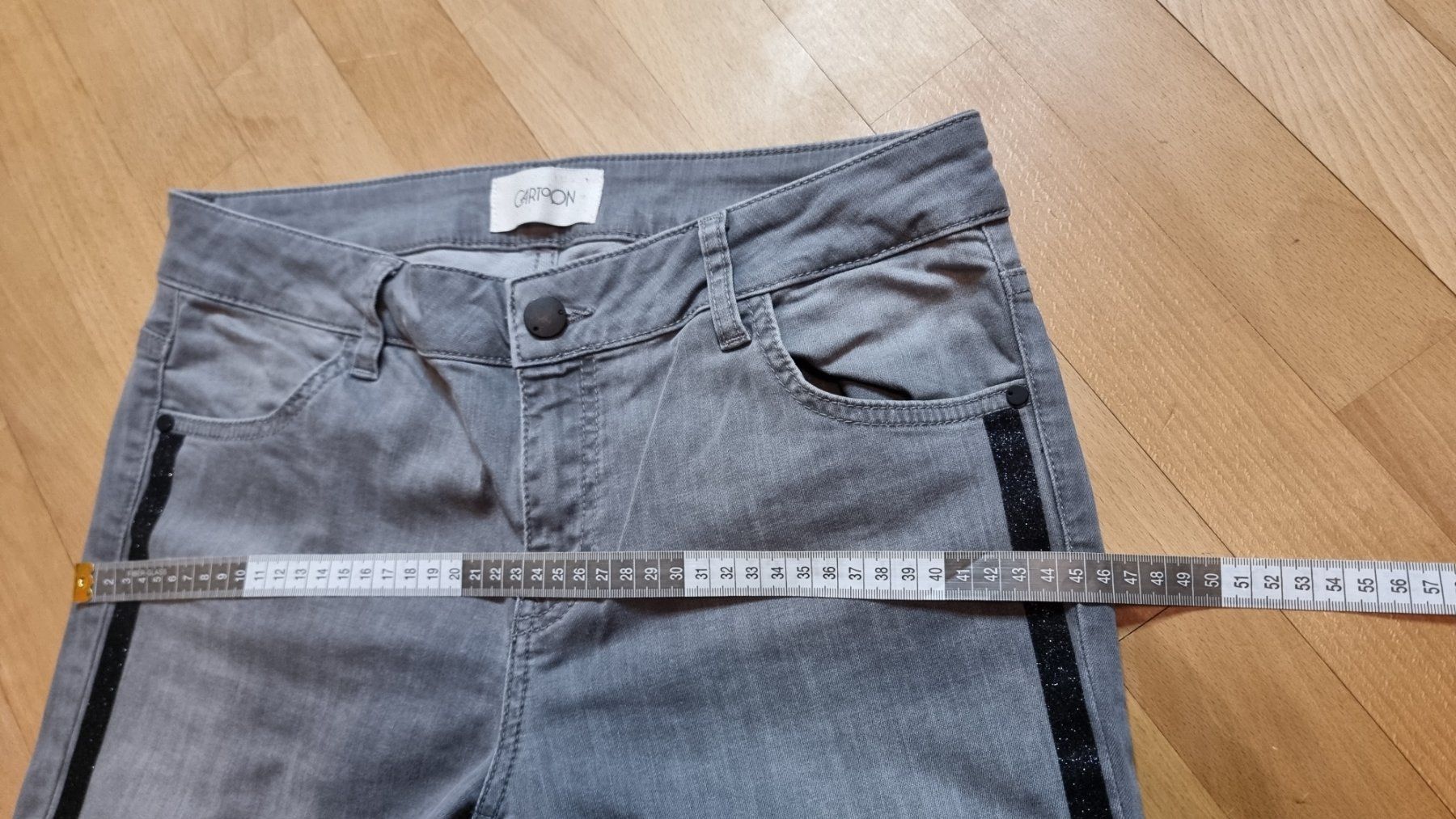 Jeans: Cartoon  Hose Größe  36/38 – Gebraucht aus Wald ZH von CapLux 8