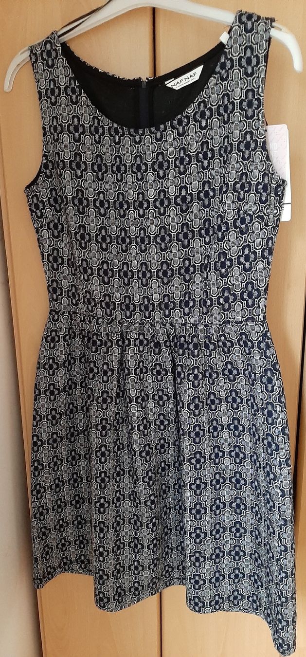Nafnaf Vestiti: NAFNAF Robe blue marine, fleurs blanches – Nuovo e nell'imballaggio originale da Lausanne venduto da del_tpq5
