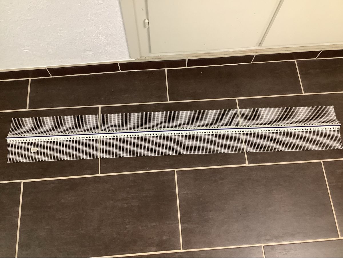 Profilati: PVC Tropfkantenprofil – Nuovo (secondo la descrizione) da Brugg AG venduto da Sweety_pie