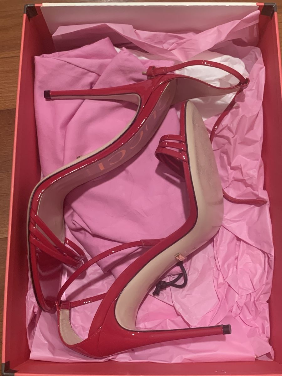 Gucci Scarpe da donna: GUCCI et Stuart Weitzman Size:40 – Nuovo (secondo la descrizione) da Lausanne venduto da Nat_Sha 2