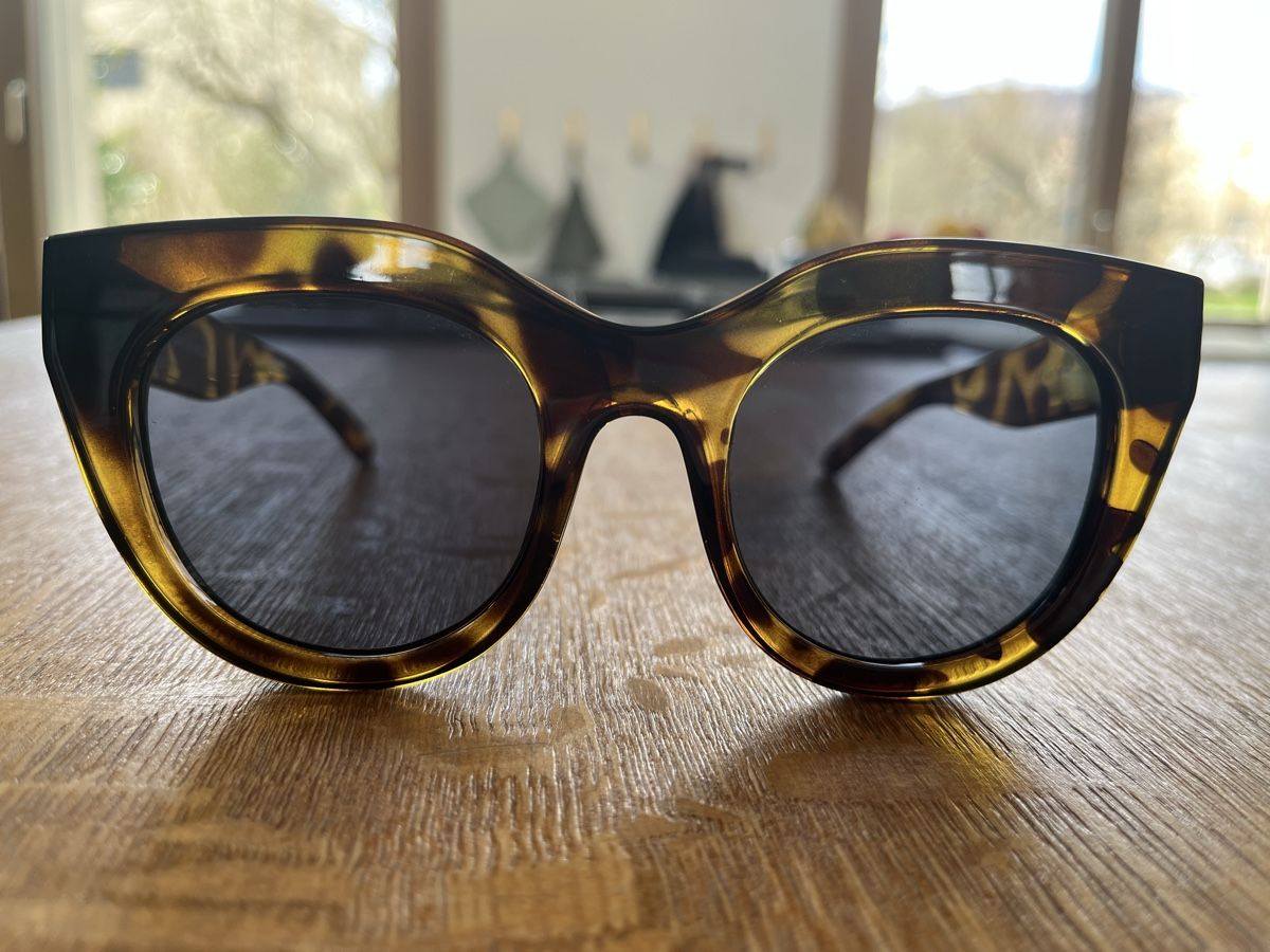 Brillen & Gläser: Sonnenbrille Le Specs Air Heart – Gebraucht aus Erlinsbach SO von anna-dc