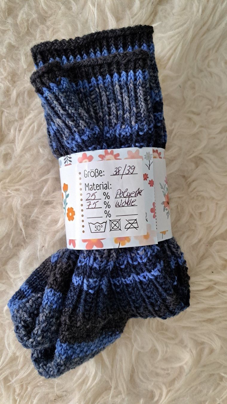 Calze: Socken handgestrickt – Nuovo (secondo la descrizione) da Wiedlisbach venduto da 6433 1