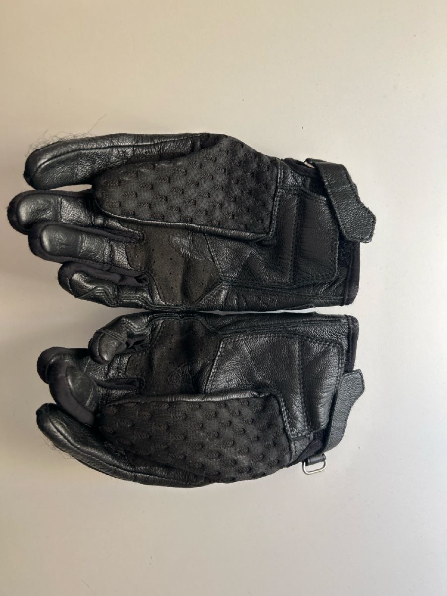 Caschi & visiere: Helmet and gloves for motorcycle  – Usato da Riva San Vitale venduto da mdu_q68b 5