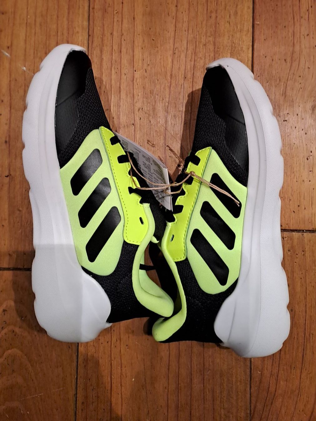 Adidas Scarpe da uomo: Adidas Schuhe Gr.35.5 NEU! – Nuovo e nell'imballaggio originale da Oberrieden venduto da Raja011