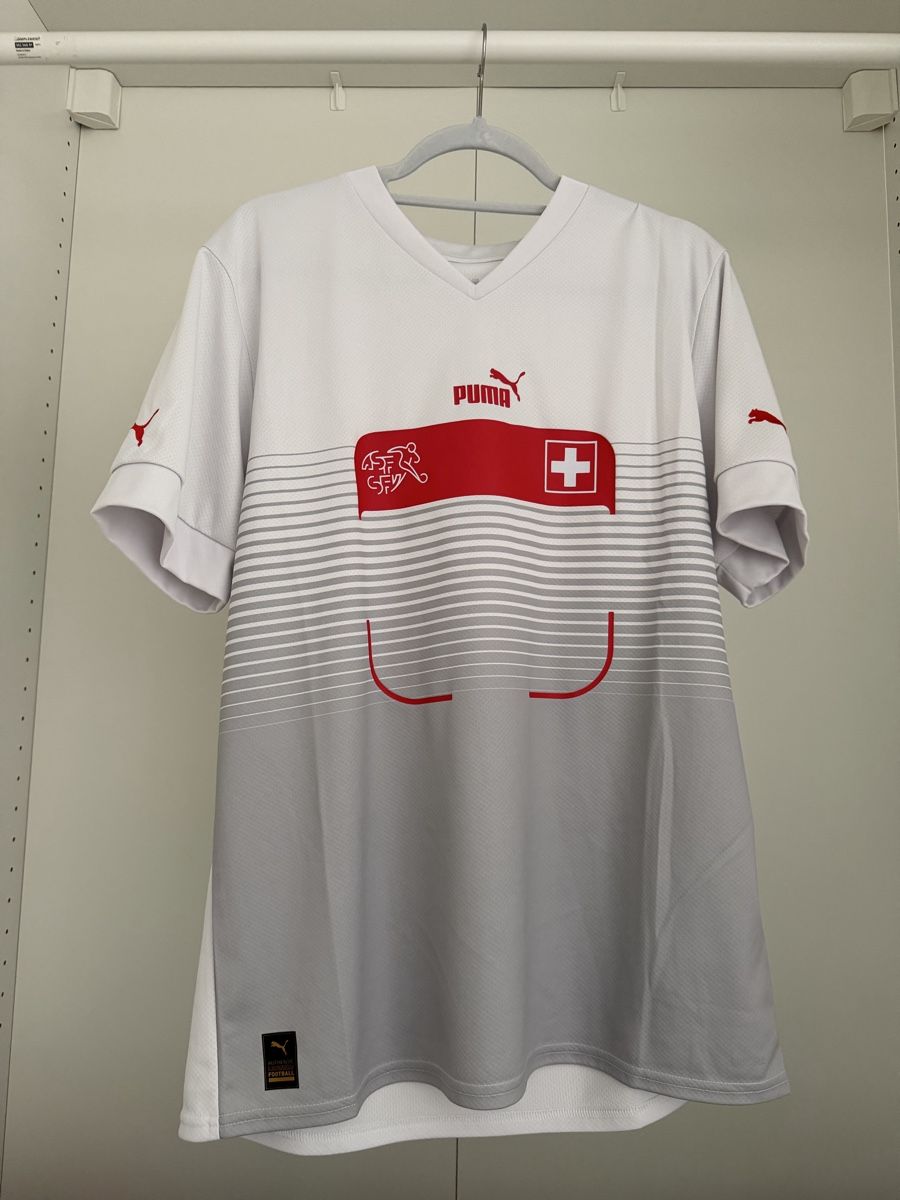 Puma Canottiere & Pantaloni: Schweiz 2022 Away Puma – Usato da Meggen venduto da Patti_