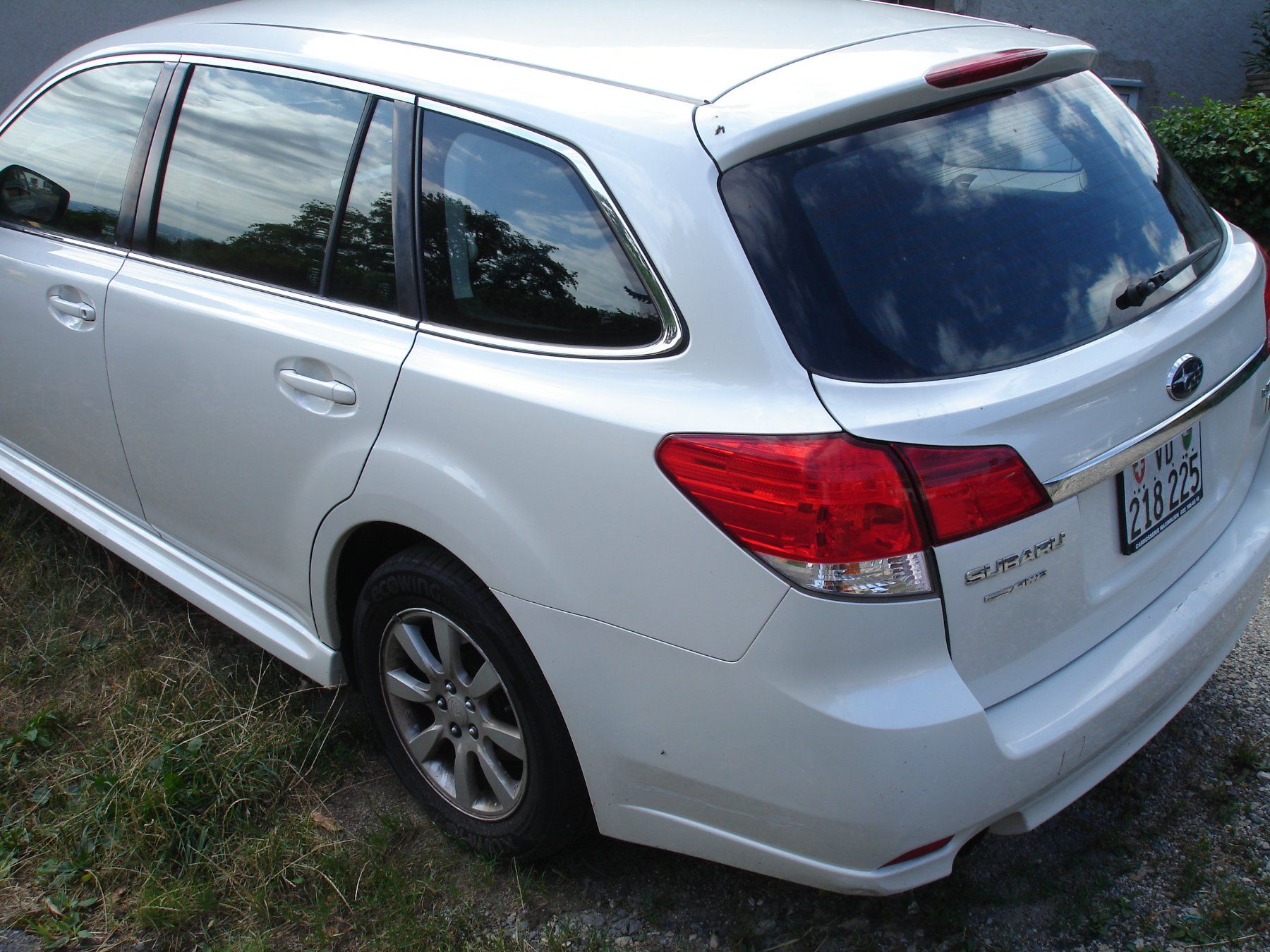 Subaru Autos: Subaru Legacy V    2.0 D – Défectueux à La Coudre par Daverney 6