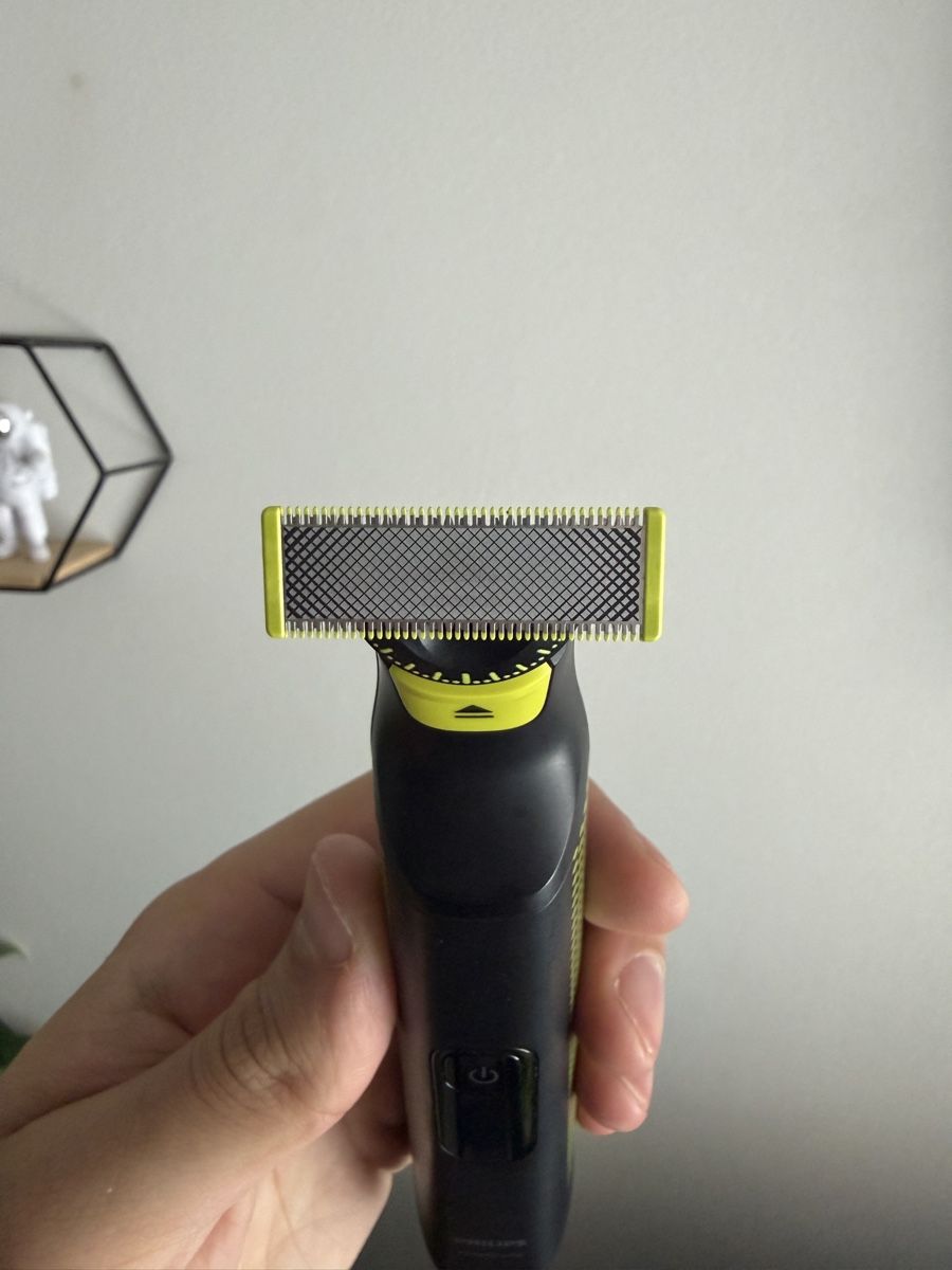 Philips Rasoi & Lamette da barba: Philips OneBlade Pro Rasierer – Usato da Zürich venduto da Behat 5