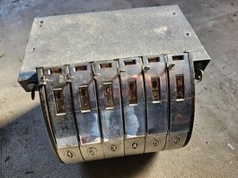 Ancien distributeur de billets (cinéma, piscine,...)