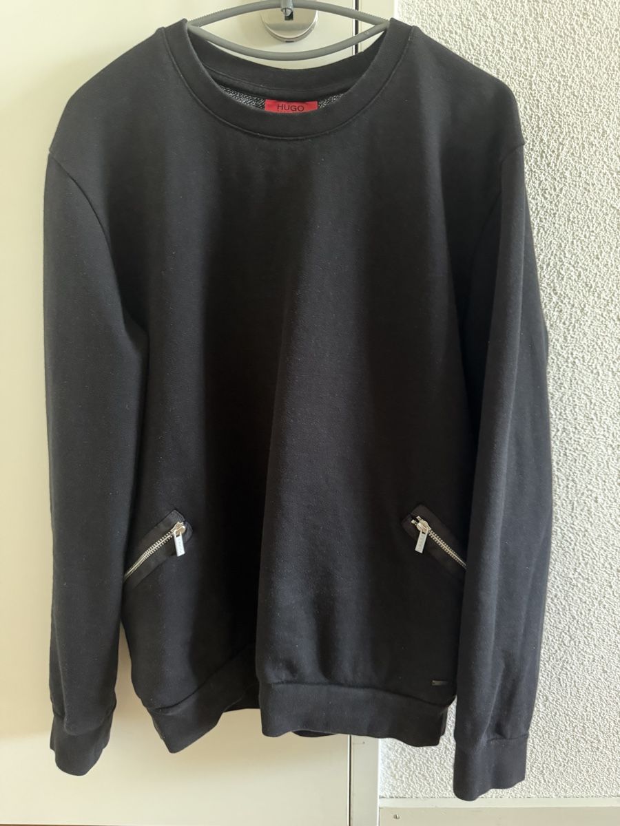 Hugo Boss Maglioni & Felpe: Hugo Boss Black Cotton Sweater with Zips – Usato da Zug venduto da pav_q5f7