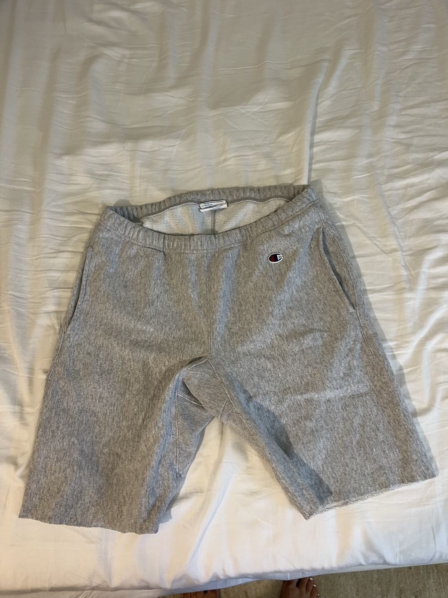 Champion Pantaloni: Short gris clair Champion – Usato da Pully venduto da ari_78pk 3