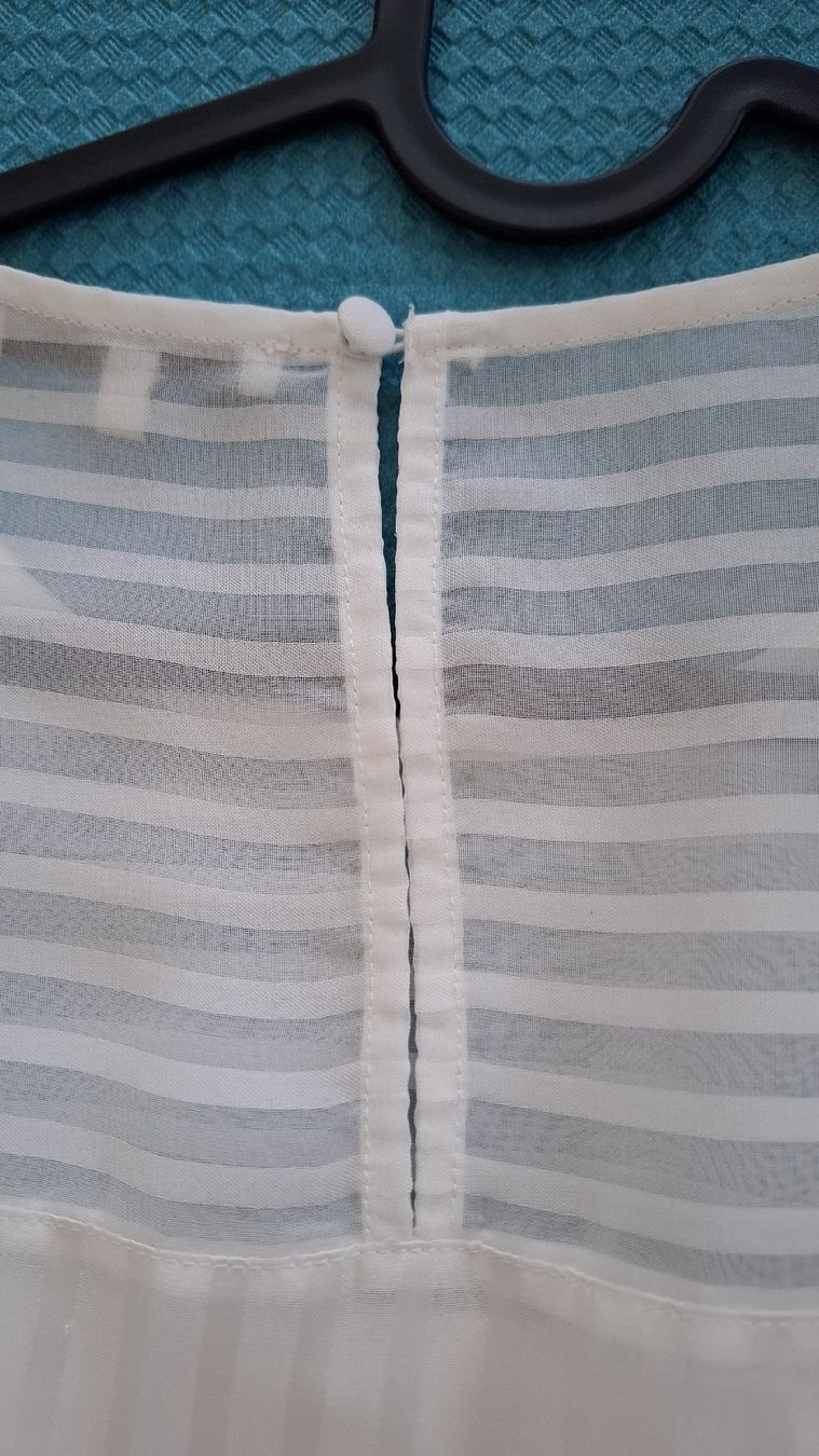 Mint & Berry Kleider: Mint & Berry Sommerkleid Weiss, Grösse 34 – Gebraucht aus Rotkreuz von PrelovedPicks 5