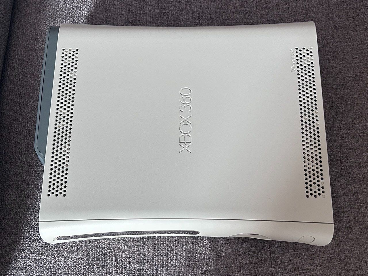 Microsoft Console: Xbox 360 Bianca 60GB con Controller e Cavi Buone Condizioni – Usato da Giubiasco venduto da LorisVale 4