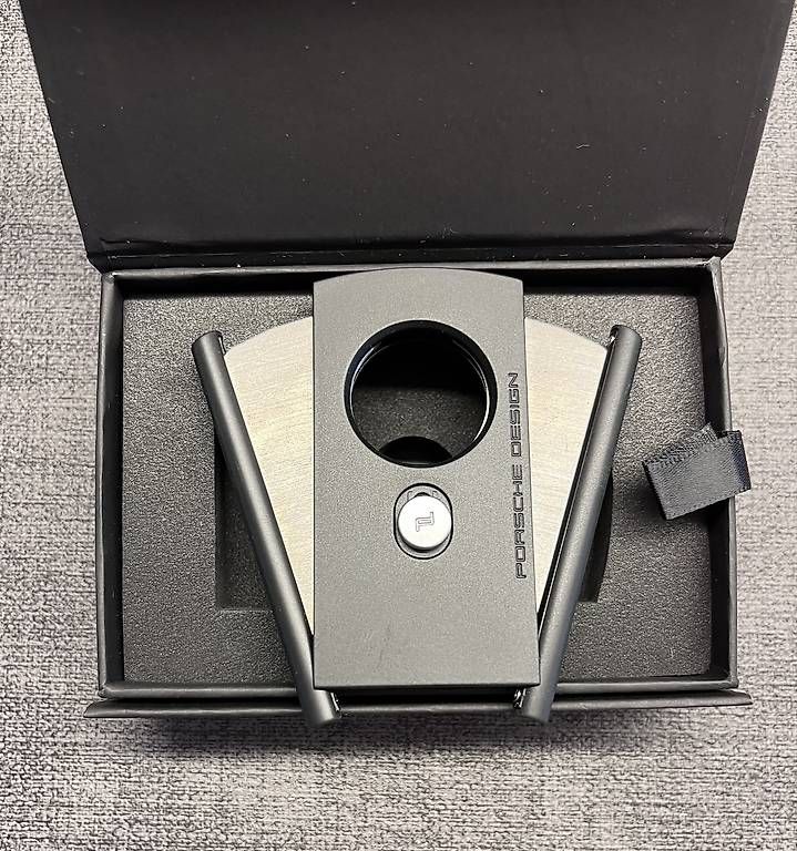 Sigari: Porsche Design Cigar Cutter/Zigarrenschneider – Nuovo (secondo la descrizione) da Möriken AG venduto da tatitata