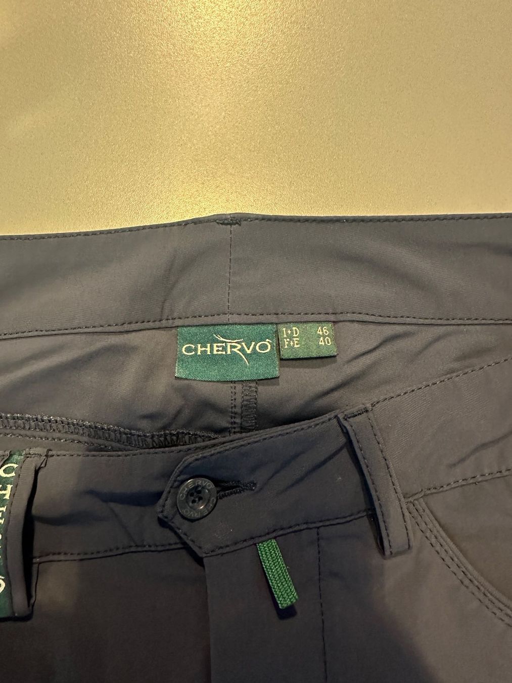 Pantaloni: Chervo Golfhose dunkelblau Grösse 46 – Usato da Bonstetten venduto da Goodbuy1 5