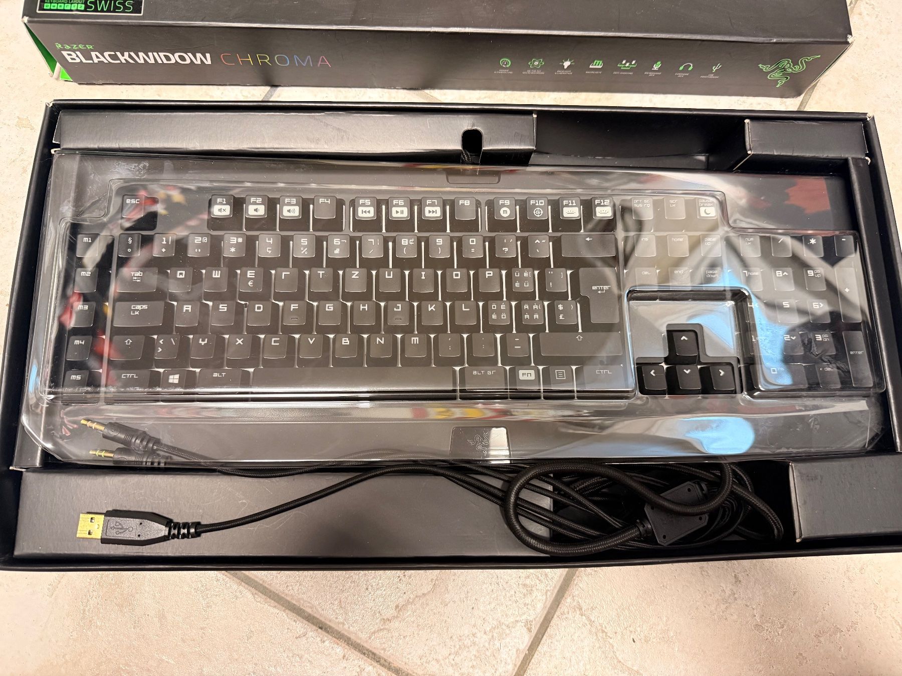Tastiere: Razer blackwidow chroma – Nuovo (secondo la descrizione) da Recherswil venduto da Yasa97 2