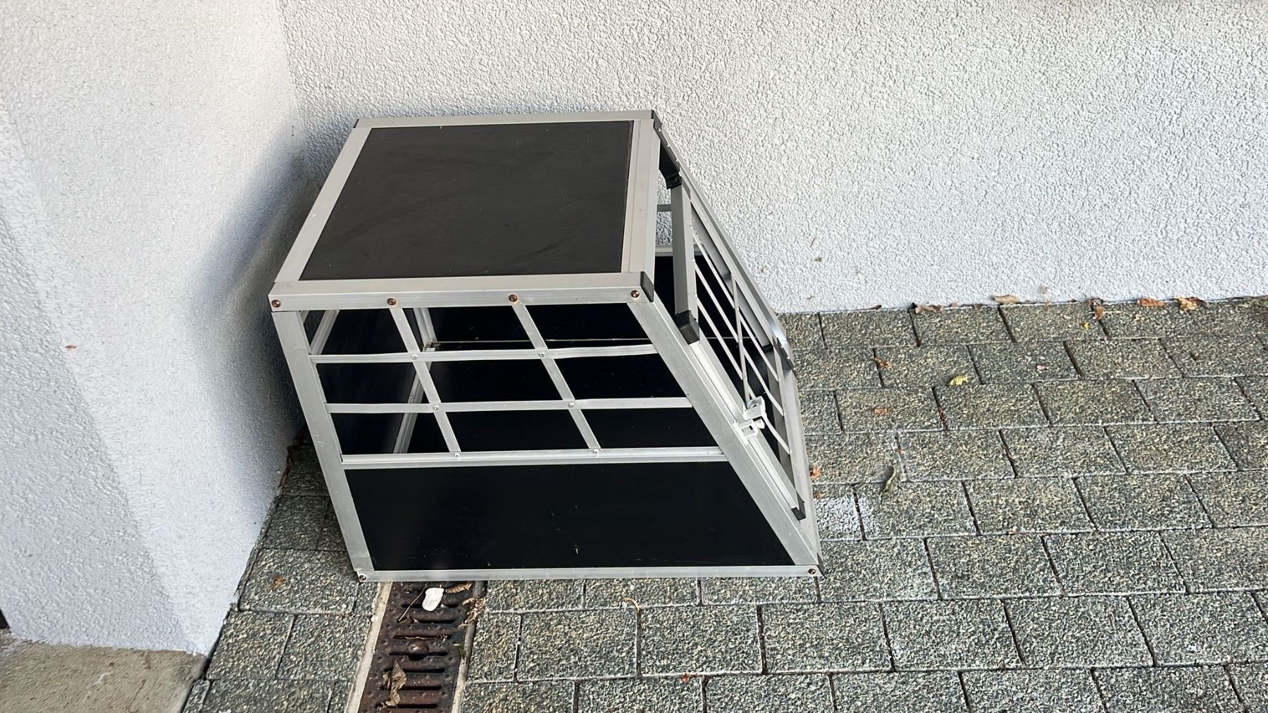 Gabbie, trasporto & Sicurezza: Hundebox Alu – Usato da attiswil venduto da Ngismo