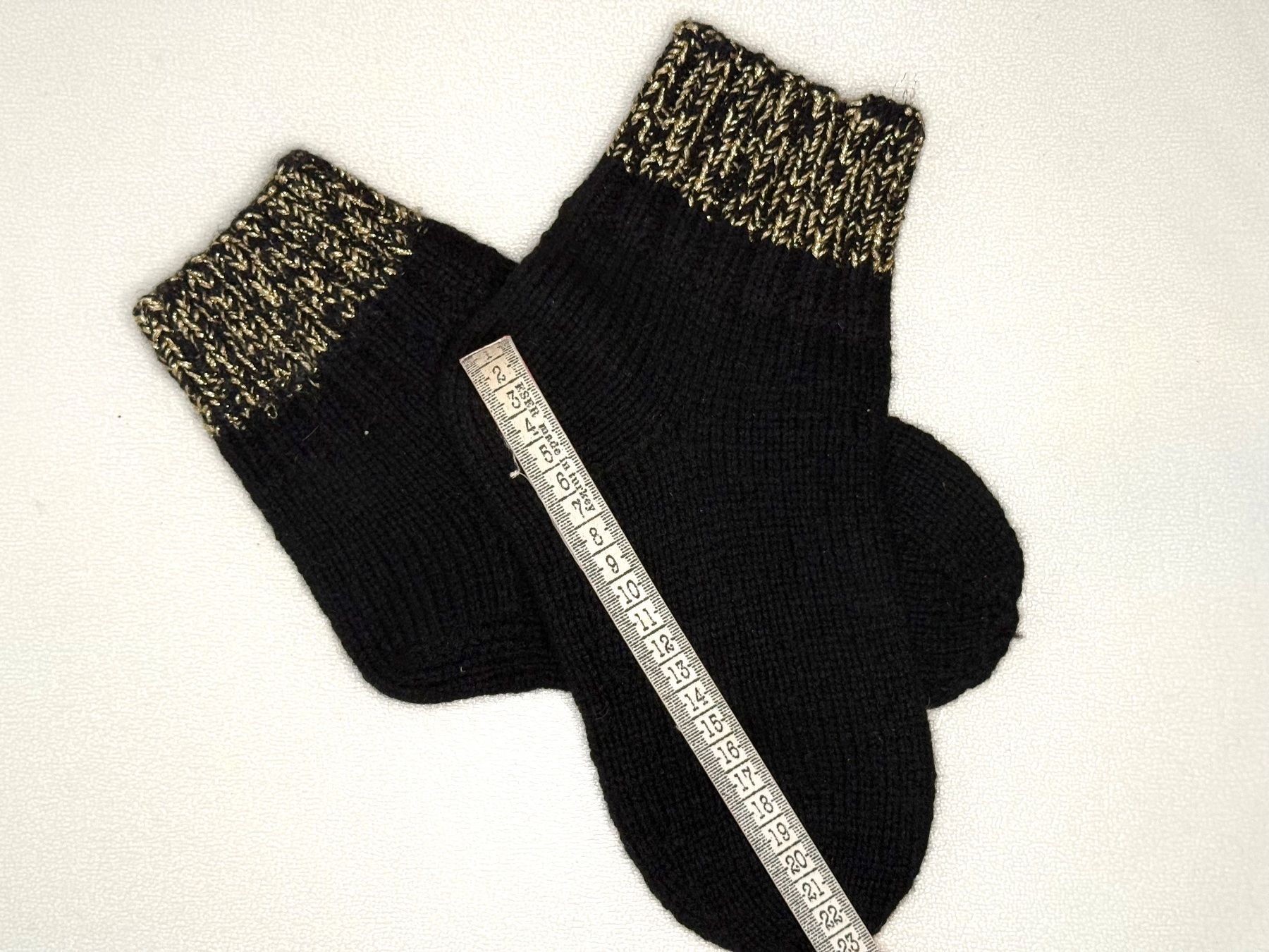 Socken: Cashmere 100%, Hand Made Knitted Socks Black – Neu und originalverpackt aus Lugano von Luswre 2