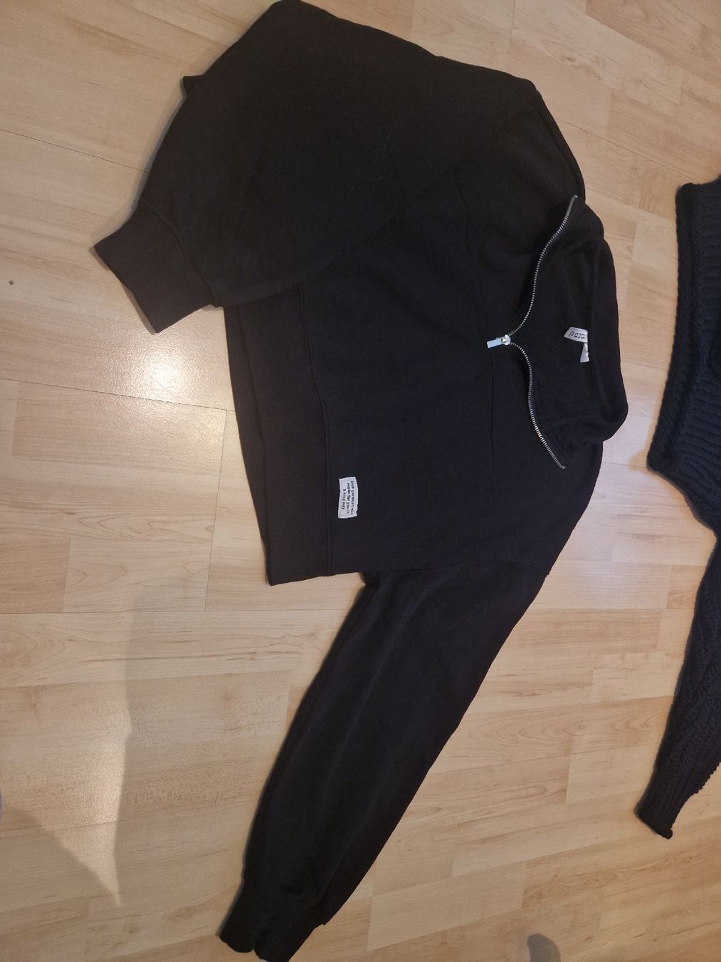 Lotti di vestiti: schwarz/weiss hemd, schwarzer strickpullover 1 pullover – Nuovo (secondo la descrizione) da Ebikon venduto da kov_9vqb 2