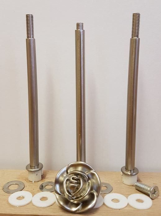 Stoviglie: Etagerenset Rose silbermatt 3-stöckig – Nuovo e nell'imballaggio originale da Schwerzenbach venduto da Alperose03