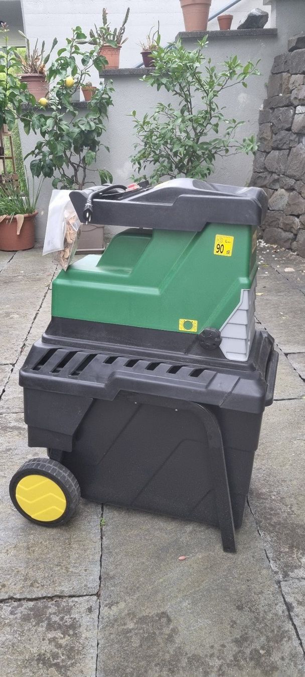 Häcksler: Okay Elektro-Walzenhäcksler 2000 W – Neu (gemäss Beschreibung) aus Ennetmoos von haer 7