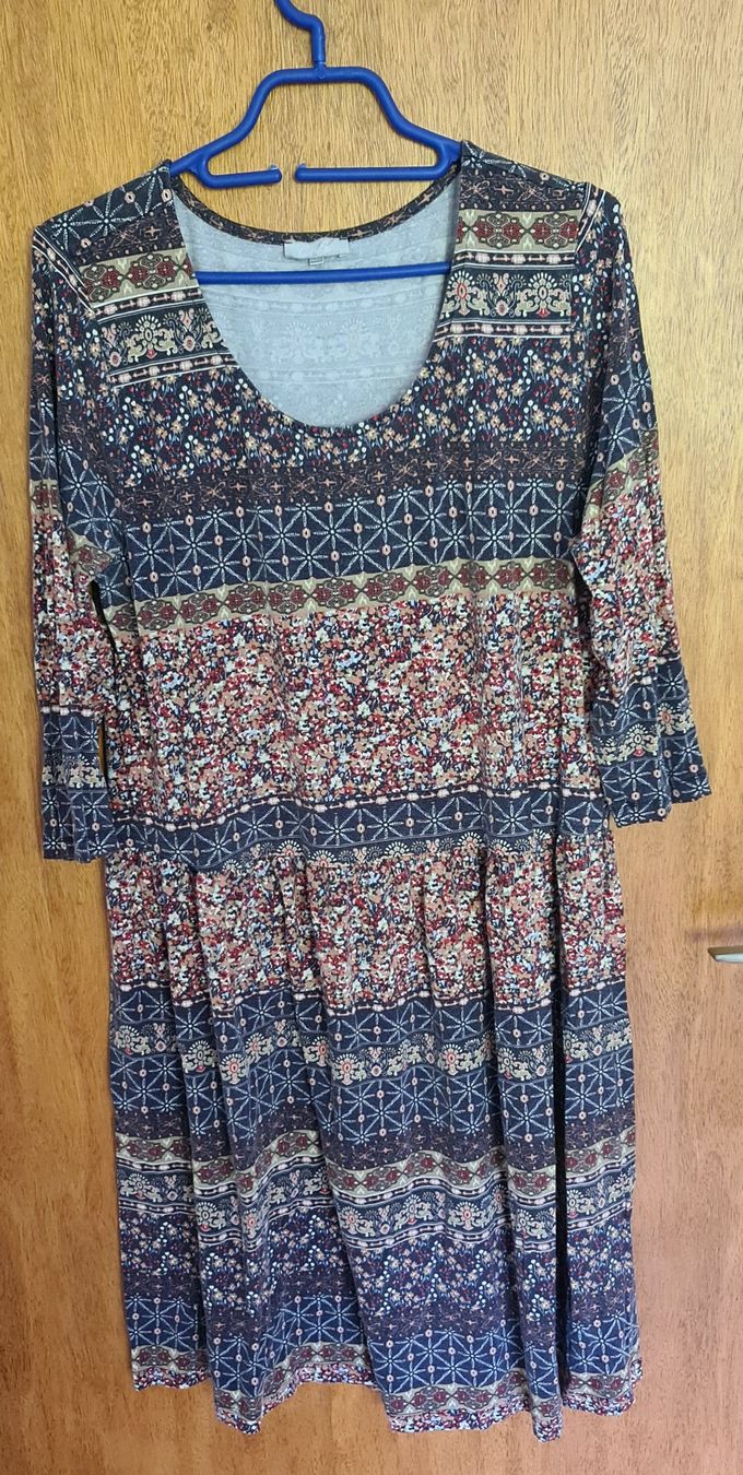 Robes: Wunderschönes Kleid, halbarm Grösse 44 – D'occasion à Eschert par PS..